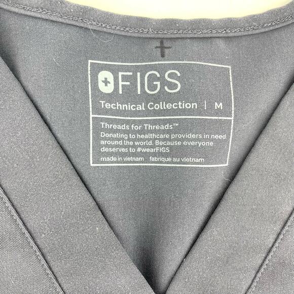 FIGS gray short sleeve side pocket scrub top V neck (M) - Picture 2 of 3